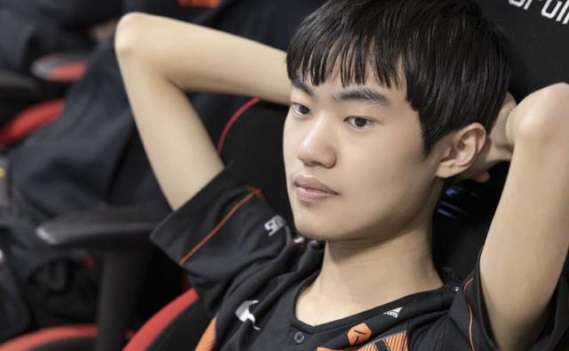 关于TheShy在篮网比赛中比赛局势复杂，出色发挥引发热议！再创辉煌时刻的信息