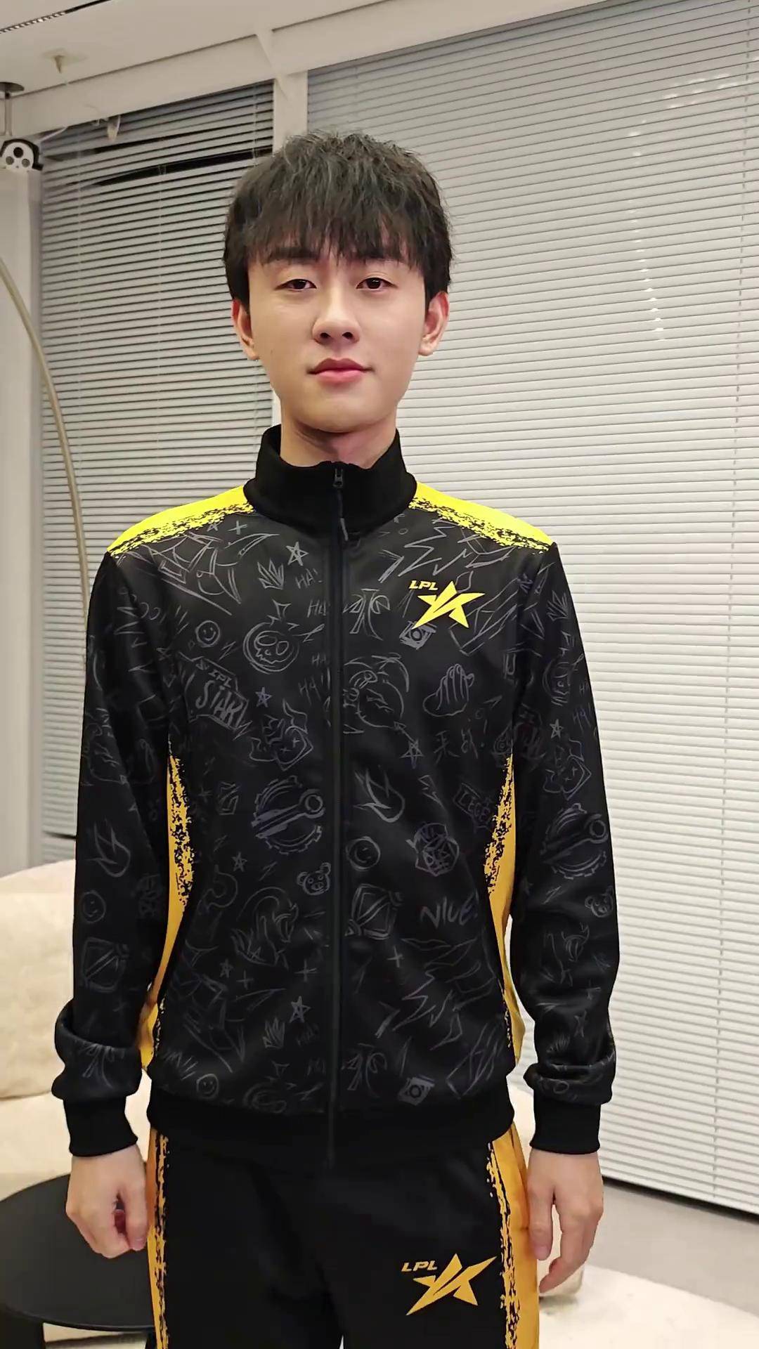 包含Ming回归赛场,逆转首场状态亮眼,拜仁观众沸腾!的词条爱游戏