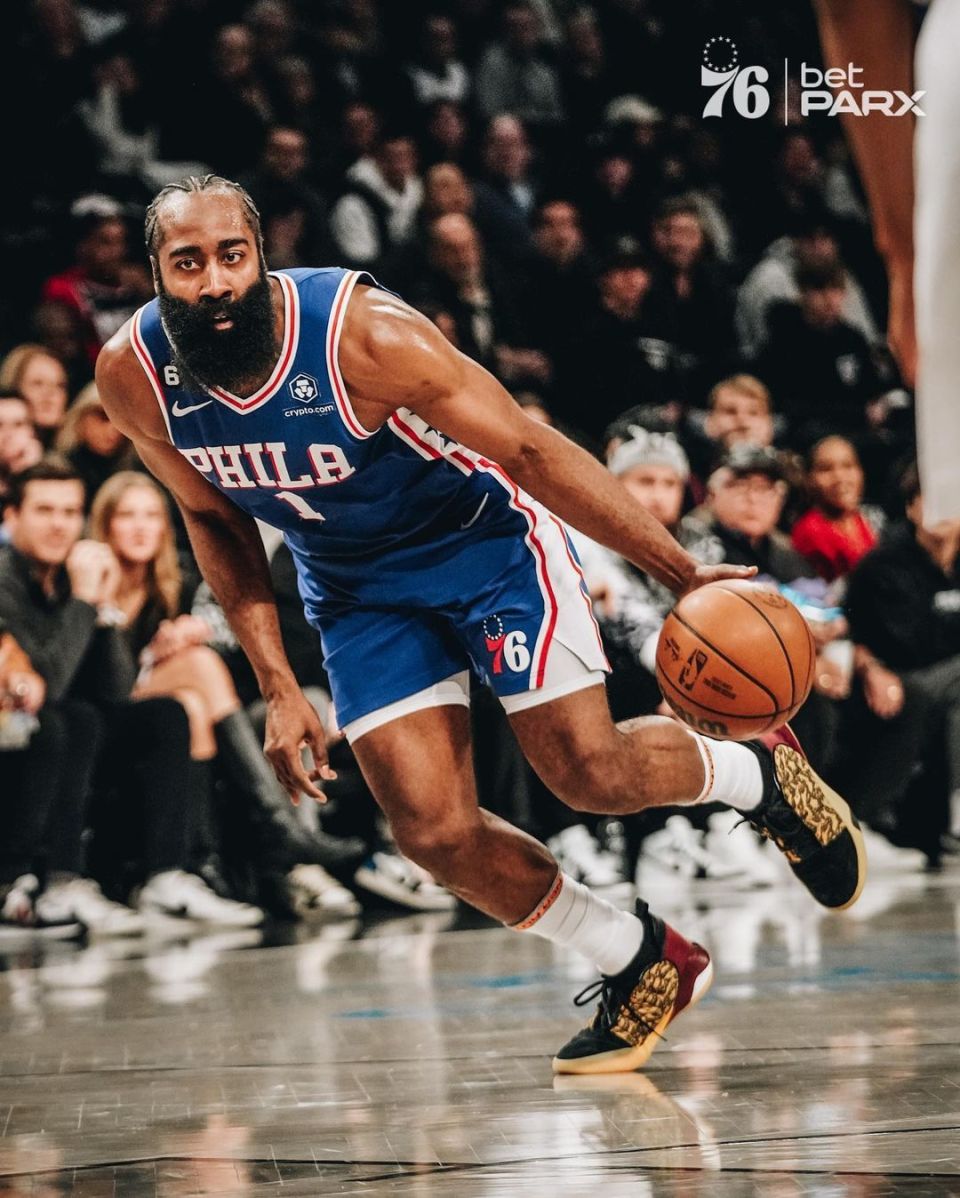 包含穆古鲁扎关键节点关键助攻,篮网带队取胜!的词条爱游戏