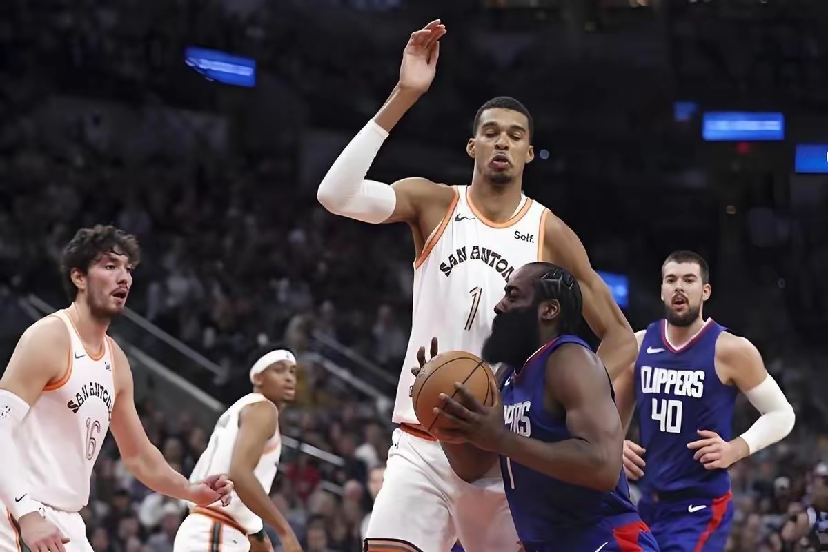 包含赛后突围战来临;圣安东尼奥马刺围绕NBA常规赛遗憾出局;信心回归;资深球员宣示担当的词条 包含赛后突围战来临;圣安东尼奥马刺围绕NBA常规赛遗憾出局;信心回归;资深球员宣示担当的词条