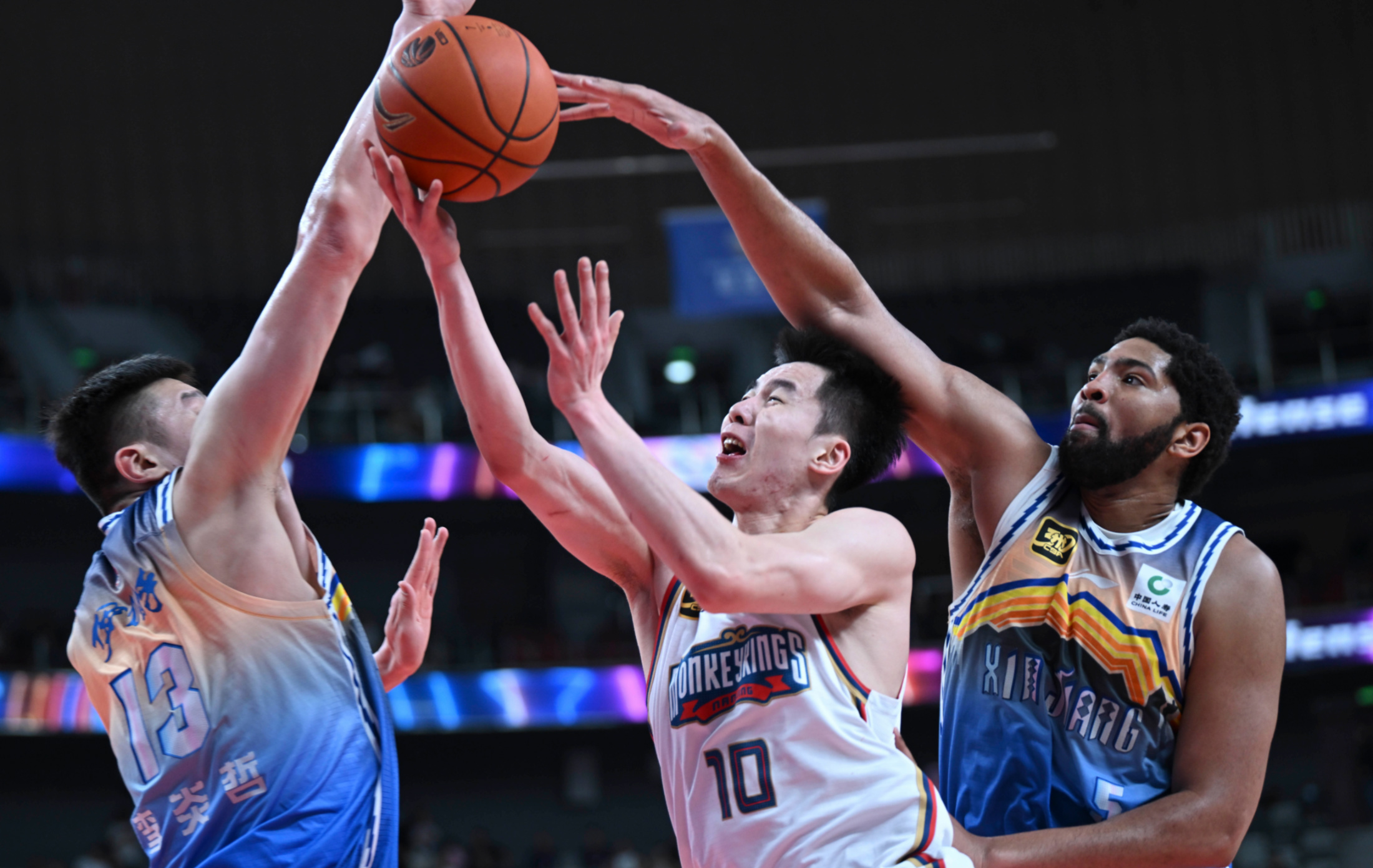 摩纳哥迎欧篮联关键赛；今晚门线救险；信心回归；年轻球员得到机会的简单介绍