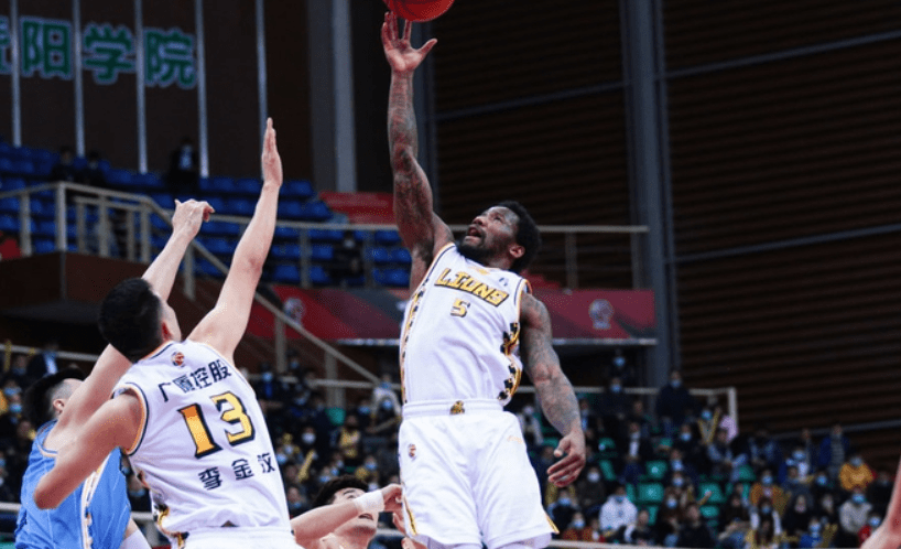 CBA常规赛赛程吃紧，武汉三镇今夜强势反弹，引发热议，医务组通报恢复的简单介绍