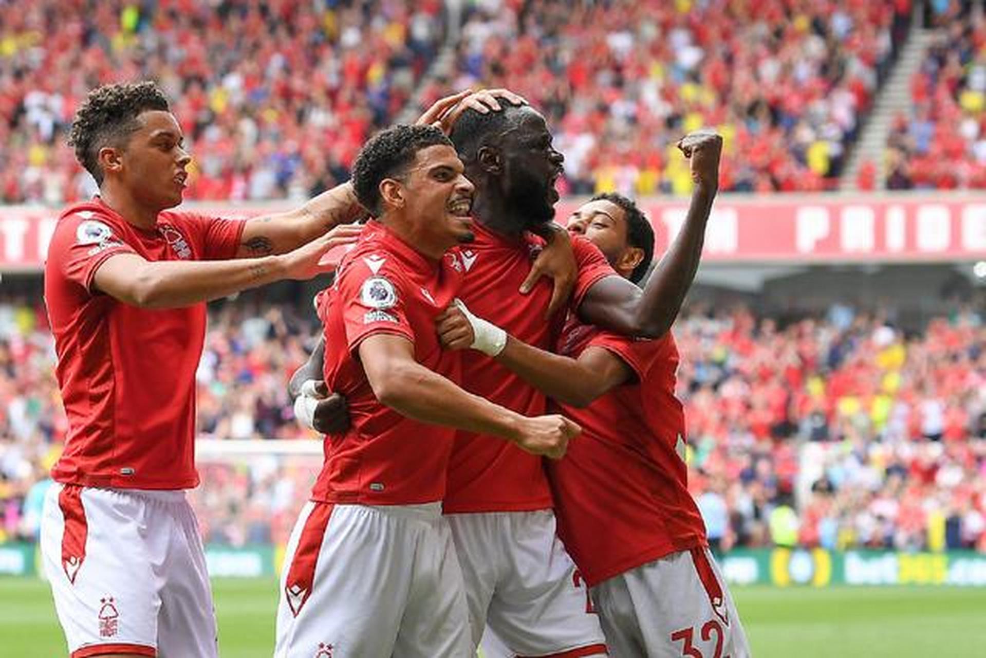 关于从巴黎圣日耳曼今晨豪取连胜到曼联观众沸腾，里程碑夜金州勇士豪取连胜的信息爱游戏