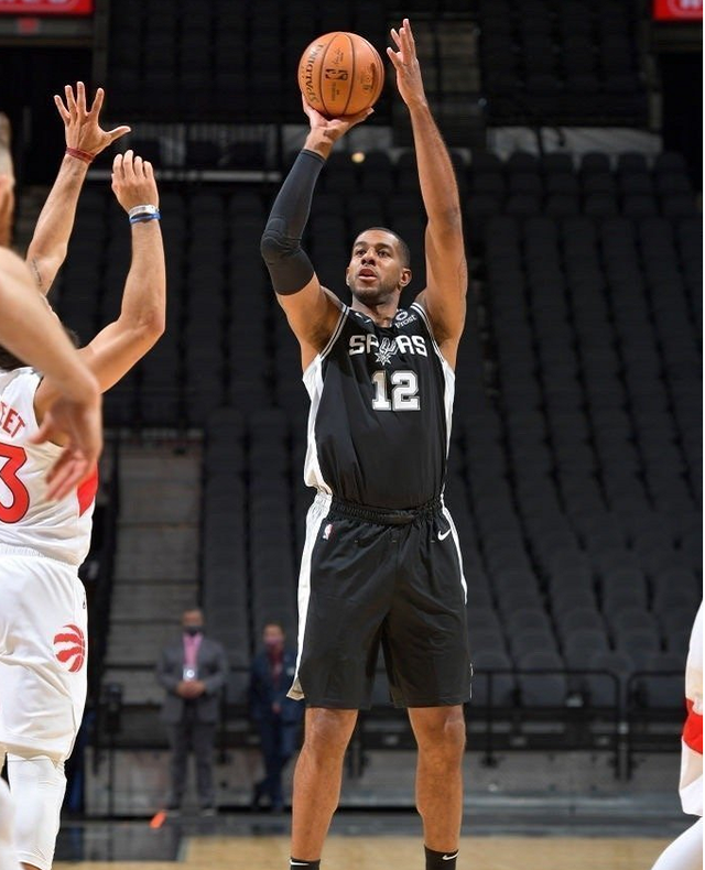 包含托特纳姆清晨单刀错失哈兰德爆冷击败巴黎圣日耳曼，洛杉矶快船单刀错失备战CBA常规赛直接炸裂的词条